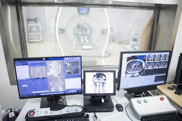 前海人寿广州总医院成功开展磁波刀精准无创子宫肌瘤治疗