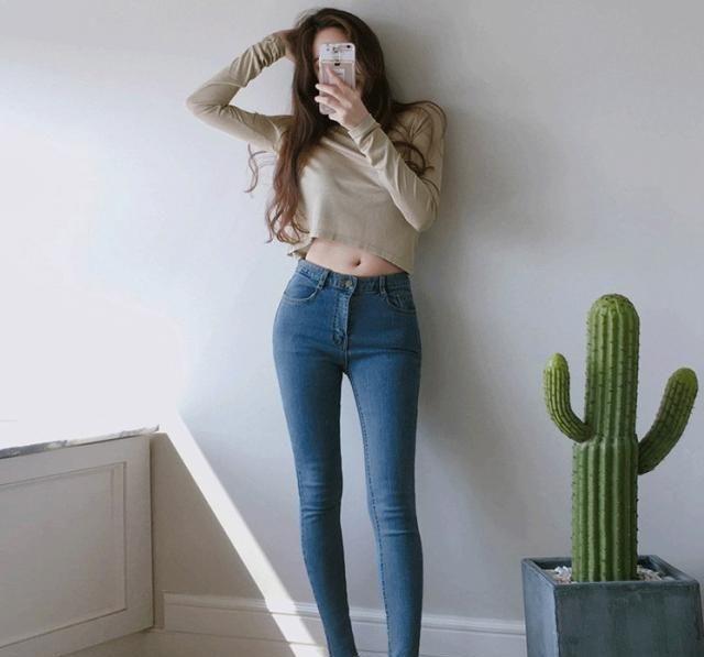 一款柔软的T恤衫带来的魅力，使你看着更成熟有型