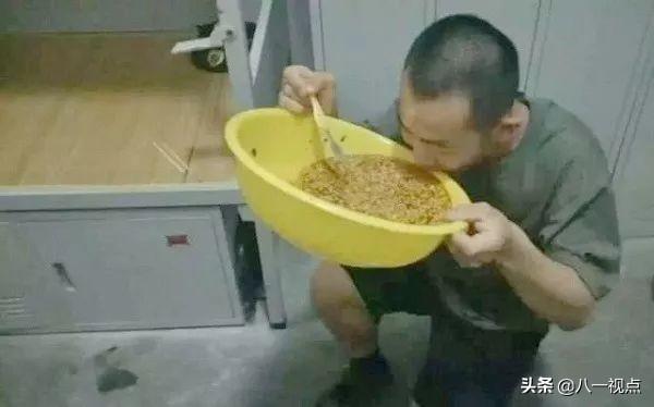 当过兵的，谁还没用过黄脸盆