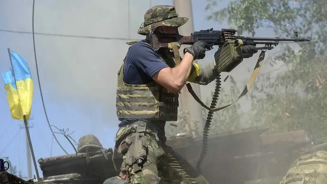 乌克兰又在闹事！向克里米亚派出游击队和间谍，普京下达俄军动员