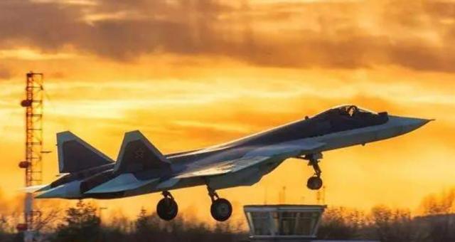 普京胆子真大！苏57迈出关键一步，连美国F35都不