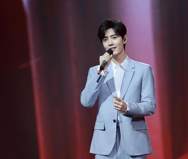 肖战直播带货首秀献给武汉，人气太旺直播间信号一度中断