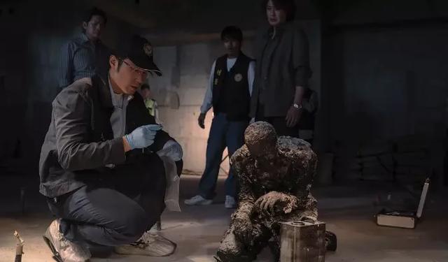 又一部网飞“华语剧”，成了爆款！