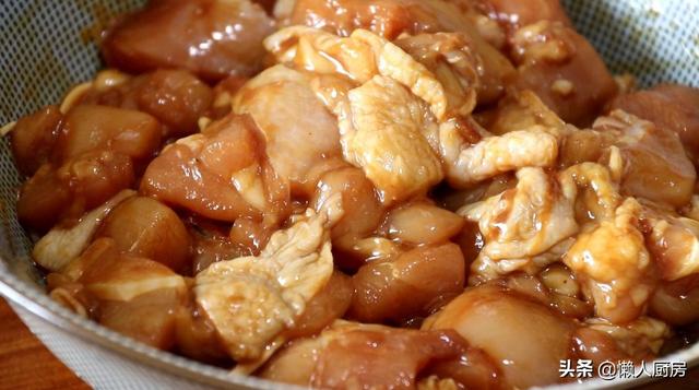 这是鸡腿的特别做法，不要焯水不用过油，味道比饭店做的都好吃