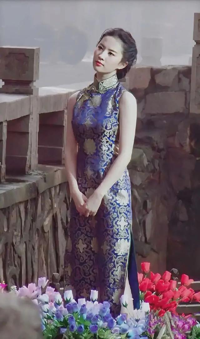 盘点中国穿旗袍最美的7位女星，刘亦菲温婉可人，关晓彤性感撩人-第2张图片-IT新视野