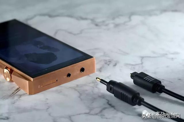 光纤猫上有pots和eth两个接口eth这个接口是指的宽带上网接口,你接