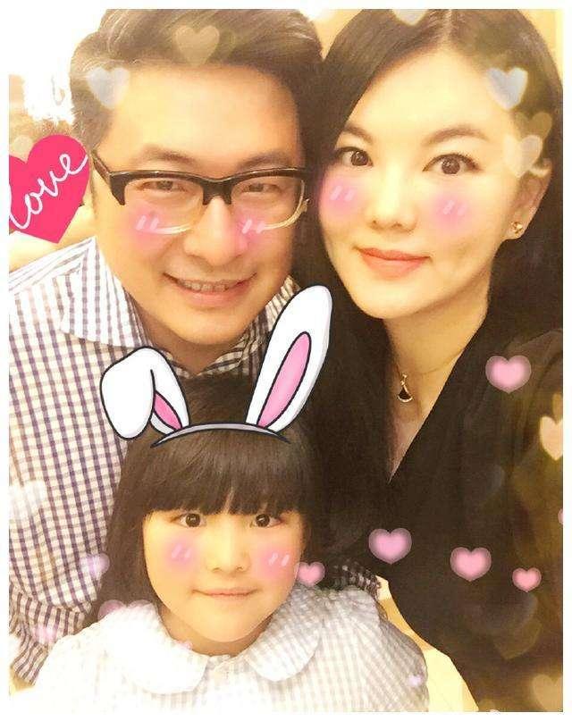 王岳伦半夜两点道歉，女儿王诗龄点赞他微博，看李湘这次如何回应