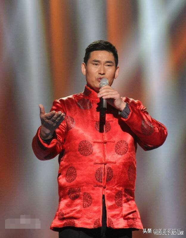 原因曝光！两人踹“大衣哥”朱之文家大门被行拘，他还帮忙求情