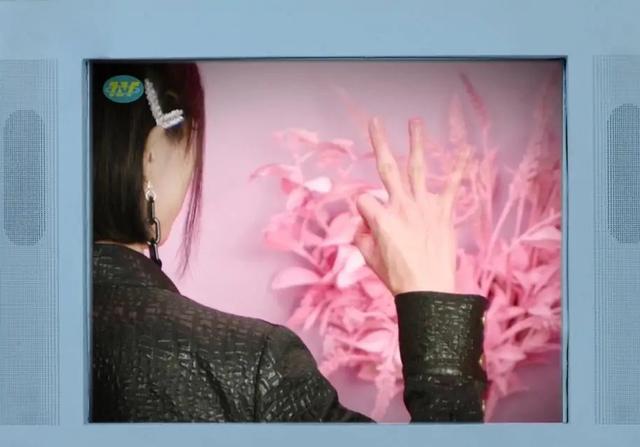 时代少年团发布新歌MV预告《姐姐真漂亮》，看背影测真爱粉啦！