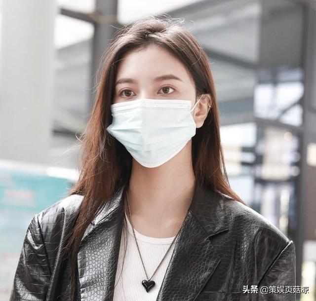 宋妍霏助理壁纸表态度，分手后活成顾佳的模样，改桌面是个人乐趣
