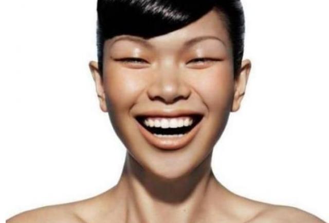 还记得“第一丑模吕燕”吗？儿子完美逆袭帅到