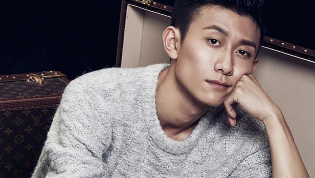 张一山演技太好，跟34岁的女演员拍戏，因太入戏伸出舌头引争议？