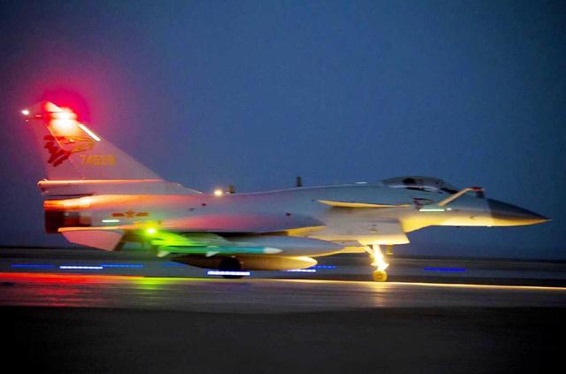 伊朗高官亲自证实：已接到多国报价！歼10离成功出口只差一步骤？