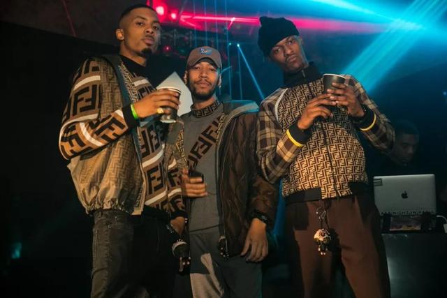 FENDI 从靠皮草起家到放弃皮草市场，如今靠跟随潮流又红了一波