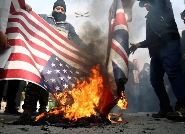 美国又对伊朗动手，扣押四艘满载伊朗燃料油轮，直接运往美国