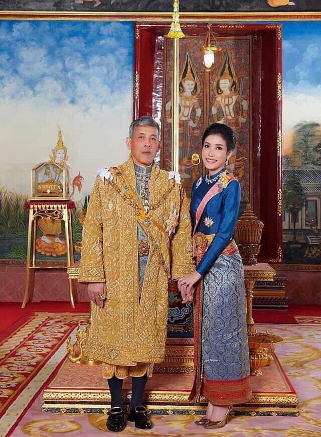 泰国十世国王是哪年出生(泰国国王十世的故事)