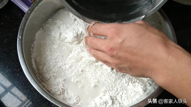 农家传统自制酸菜配方，简单一看就会，酸菜口感爽脆够酸！