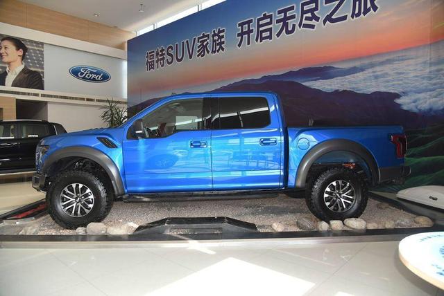 标配3.5T+10AT！买辆霸气的福特F-150 Raptor到底值得吗？