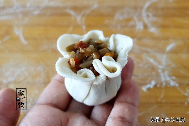 饺子皮与糯米的美味吃搭，不做饺子不吃糕，简单一蒸，家人抢着吃