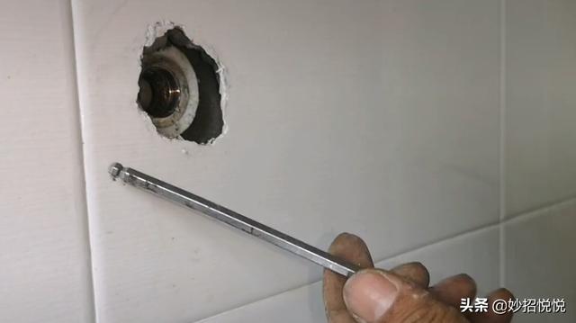 水龙头断在墙壁里怎么办？不用花钱请维修师傅，教你妙招自己搞定