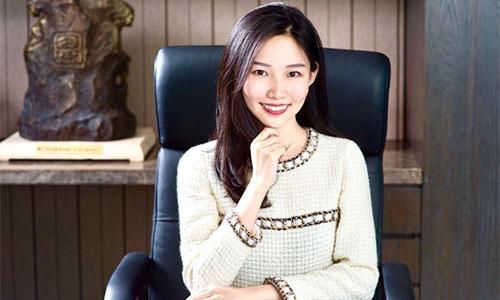 90后“女富豪”人美学历高！4年赚了1000亿，才