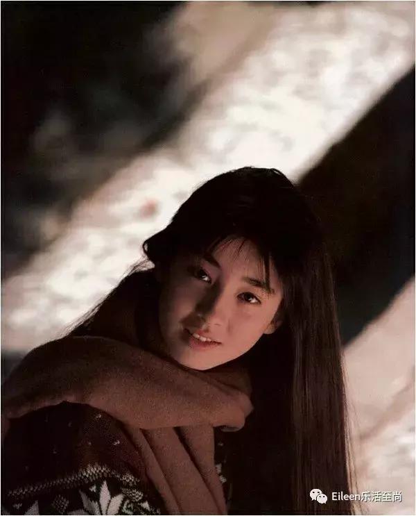 嫁给木村拓哉，被黑18载，昔日女神工藤静香美颜不再、恩爱依旧……