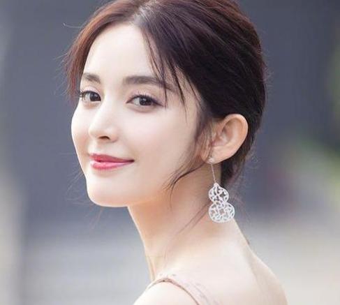 明星要求警车开道，让助理伺候，她曾动手打武