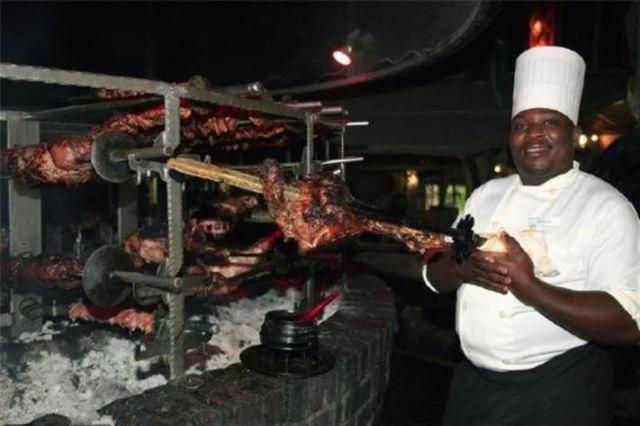 终于真相！中国工人在非洲吃羊肉都吃腻了？看