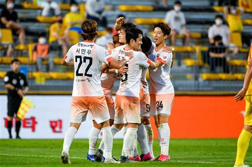争议！K联赛再现门线悬案，谁偷走了江原FC的胜利