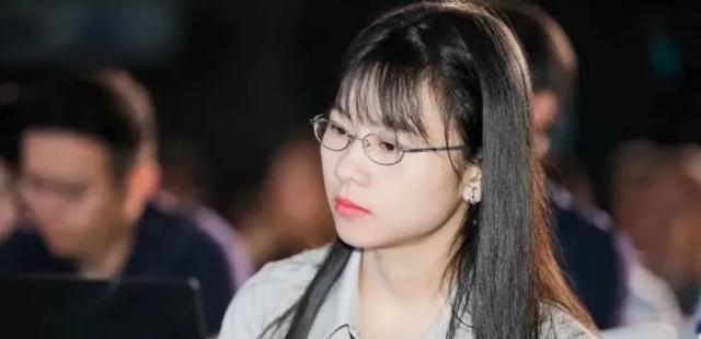 内循环丨让年薪160万的天才少女都感叹的房价会有变化吗？