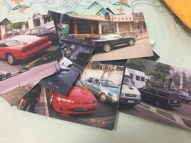 這是我小時候在上海街頭拍的照片，大家幫我認一下都是些什么車？