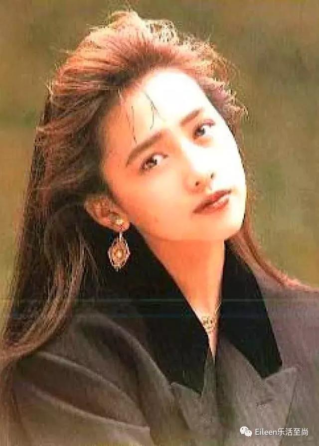 嫁给木村拓哉，被黑18载，昔日女神工藤静香美颜不再、恩爱依旧……