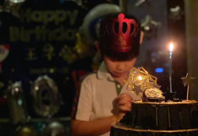 王宝强为儿子庆祝10岁生日，晒照发文父爱爆棚，马蓉难得低调