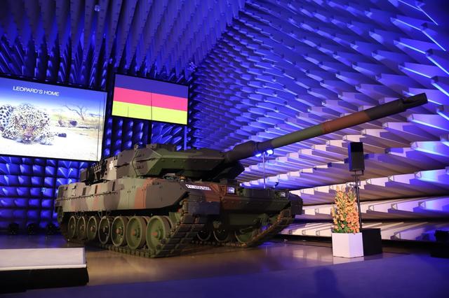 德国制造最强坦克正式交付德军和丹麦