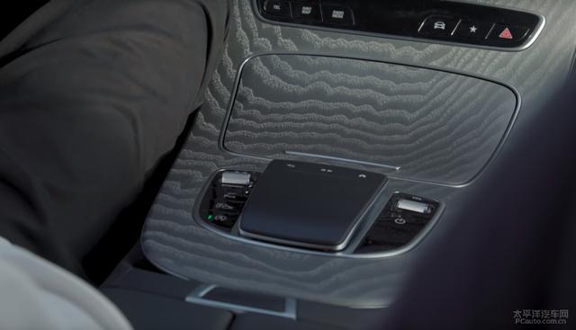 北京奔驰新款E级路试谍照 颜值似乎不在线