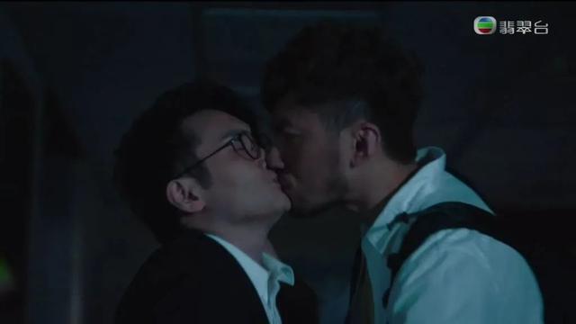 袁伟豪张宝儿好事近？7000万买楼筑爱巢？生日高