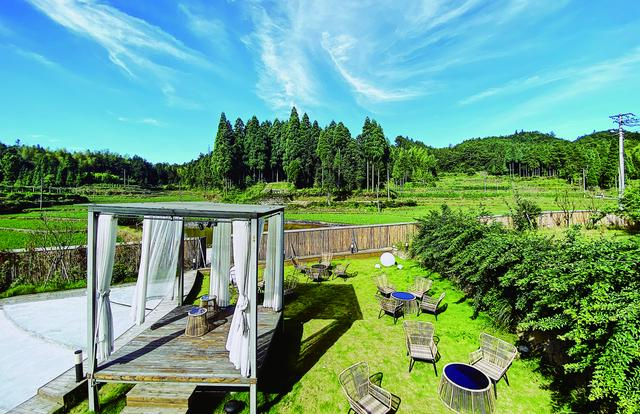 归田园居，来文成这间玻璃房里撒开玩