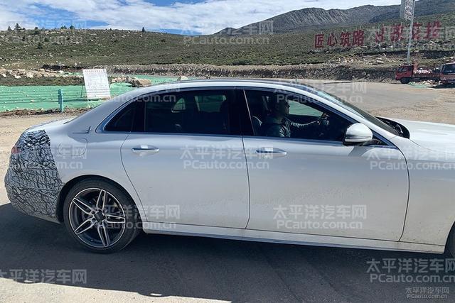北京奔驰新款E级路试谍照 颜值似乎不在线