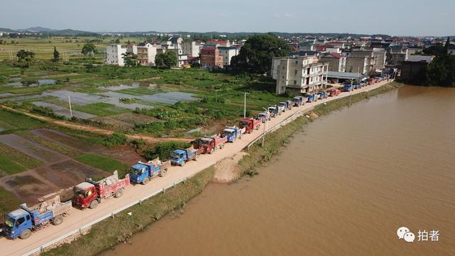 全线告急！多图直击鄱阳湖东西两岸决口抢险