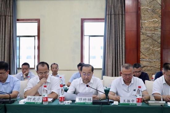 邓竹林表示,长期以来,磷化集团始终致力于磷化资源的循环利用和可持续