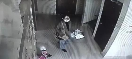 多名女生讲述南京女生遇害案嫌犯|多名女生讲述南京女生遇害案嫌犯 洪某身份为何如此神秘？南京女生被杀害埋尸三名嫌疑人关系曝光