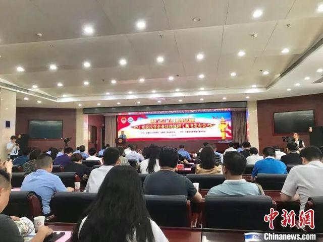  [www.chinanews.com] A reading book on "tailor-made" legal risk prevention for private enterprises in Anhui