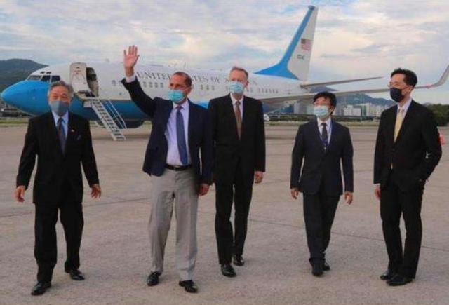 跪习惯了？全世界都在限制美国人入境，只有民进党当局例外