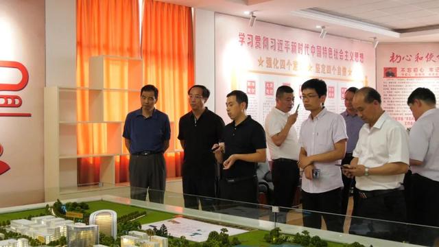 全国工商联医药业商会副秘书长李忠泽来我县考察