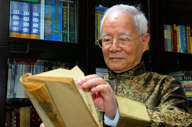 邓铁涛：医案是中医药宝库中的瑰宝