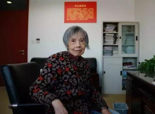 中国芯片之母，82岁制造出中国龙芯！一生坚守研发一线