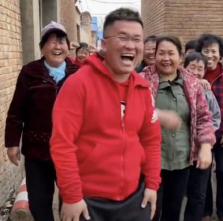 时隔十年之后，笑神姜涛直播连线《非你莫属》，助力湖北招聘专场