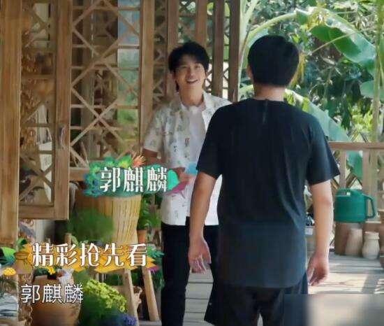 郭麒麟上综艺被何炅吐槽：三档节目了，哪哪都