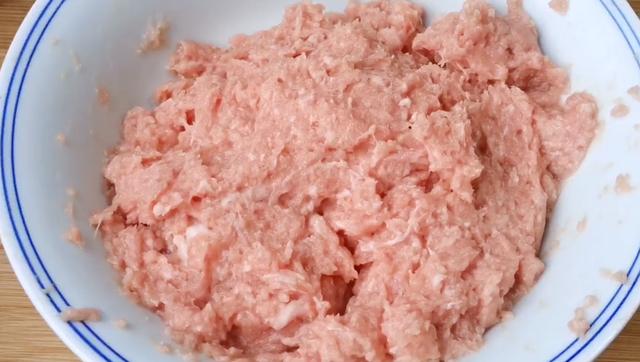 瘦肉这样做太好吃了，做法简单，吃起来Q弹爽滑，一次能吃两大碗