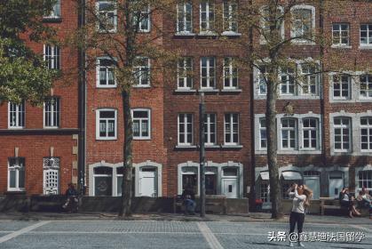 可以吐槽法国人的算术能力，但绝对不可小觑他们的数学实力